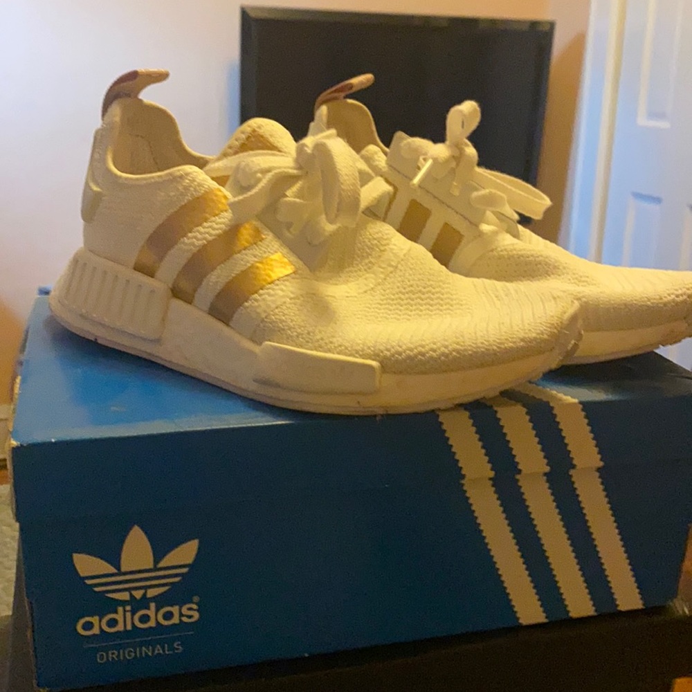 Adidas original size 6 gently used